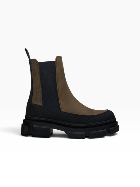 Brown Chelsea boots in genuine Crazy Horse leather for fall
