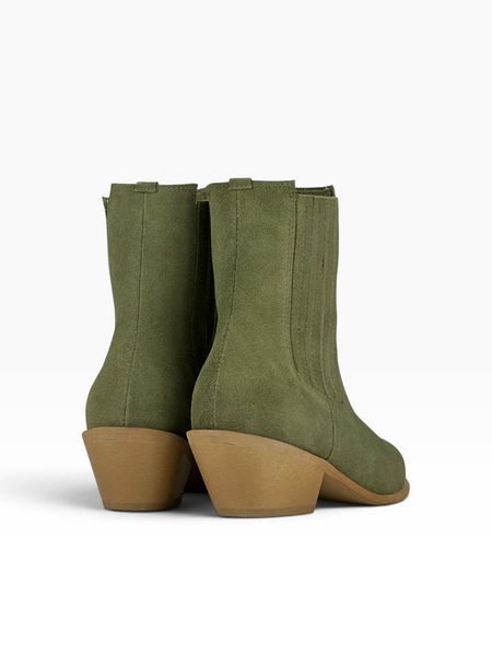 Green Cowboy boots in natural split suede