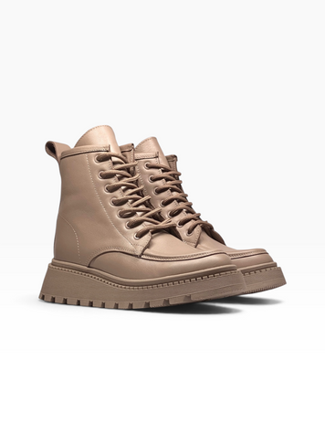 Beige Boots in genuine leather for winter