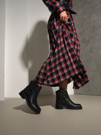 Black Boots in genuine leather for fall