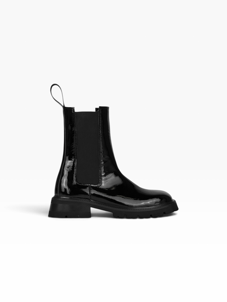 Black Chelsea boots in natural naplak leather for winter