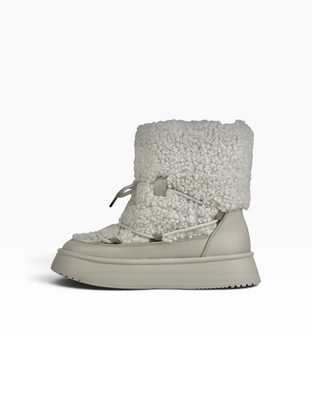 Cream Snow boots in fur and genuine leather for winter