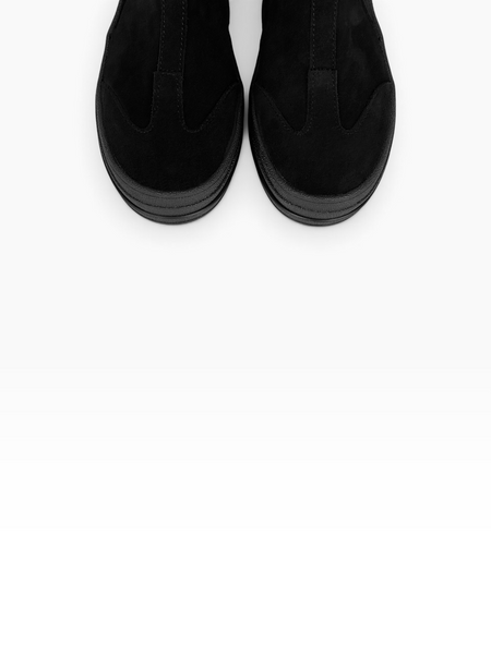 Black Chelsea boots in natural split suede for fall