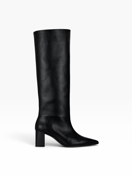 Black Boots in genuine leather for fall