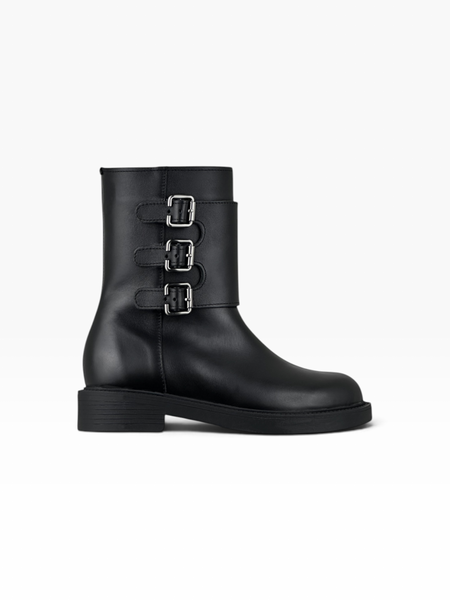 Black Boots in genuine leather for fall