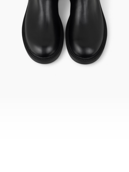 Black Boots in genuine leather for fall