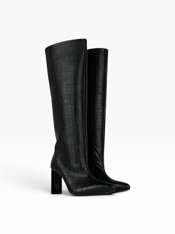 Black Boots in textured genuine leather for fall