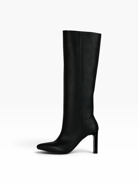 Black Boots in textured genuine leather for fall