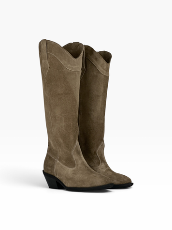 Walnut Cowboy boots in natural split suede