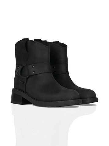 Black Boots in genuine Crazy Horse leather for winter