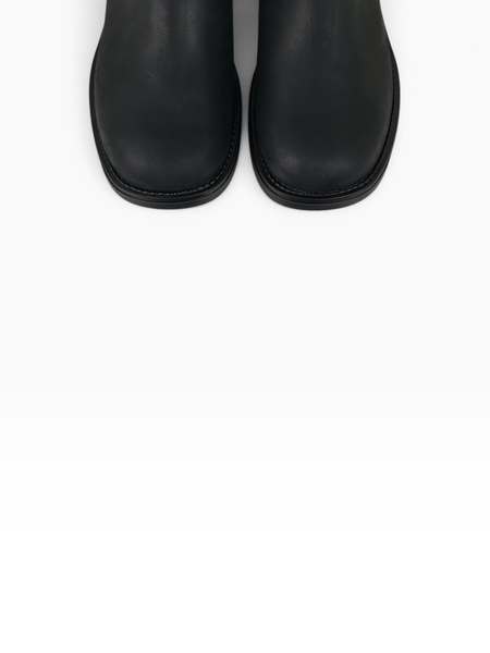 Black Boots in genuine Crazy Horse leather for fall