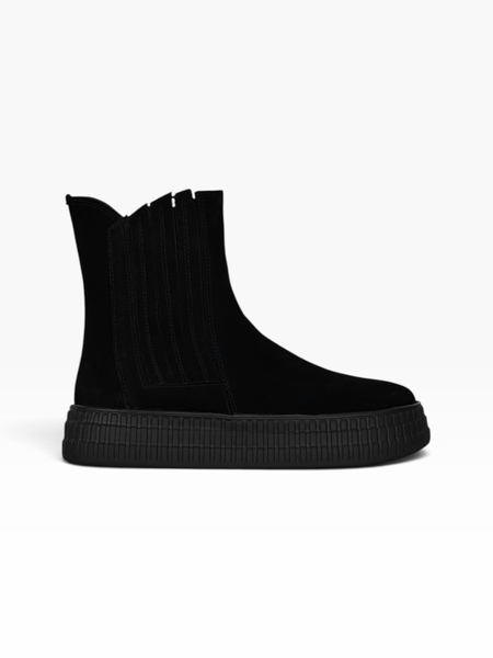 Black Chelsea boots in natural split suede for fall