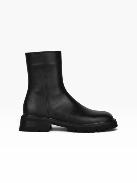 Black Boots in genuine leather for fall