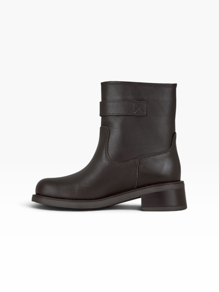 Brown Boots in genuine leather for fall
