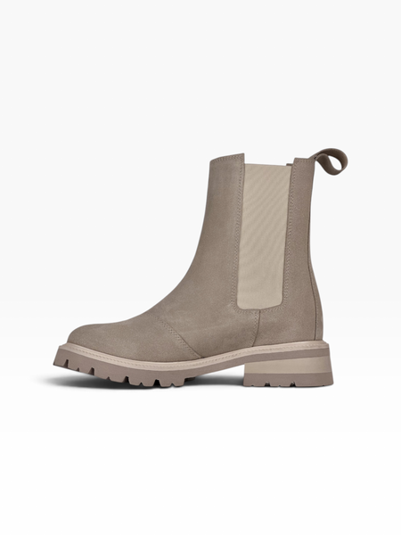 Beige Chelsea boots in natural split suede for fall