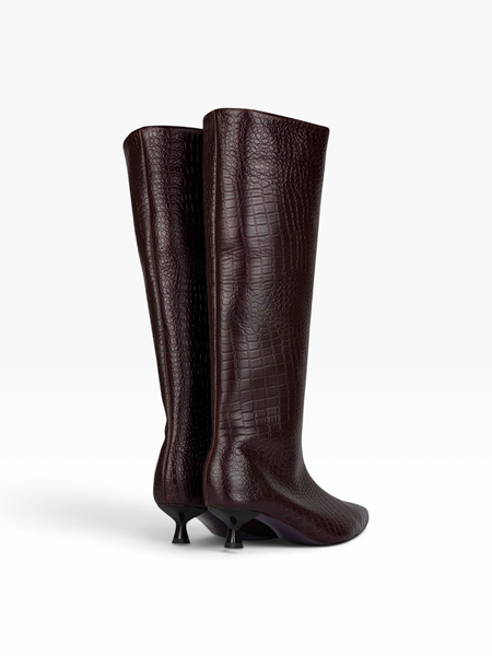 Burgundy Boots in textured genuine leather for fall
