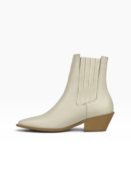 Cream Cowboy boots in genuine leather